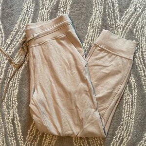 NWOT Lululemon Ready To Rulu Jogger Crop